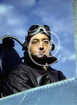 inconnu() Seconde guerre mondiale US Navy en couleurs - Srie 80-GK- : Un pilote dans son cockpitt.